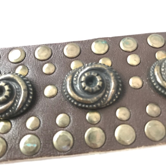 Studded Rosette Belt Brown Leather Brass Color Hardware Rustic Distressed - Picture 5 of 15